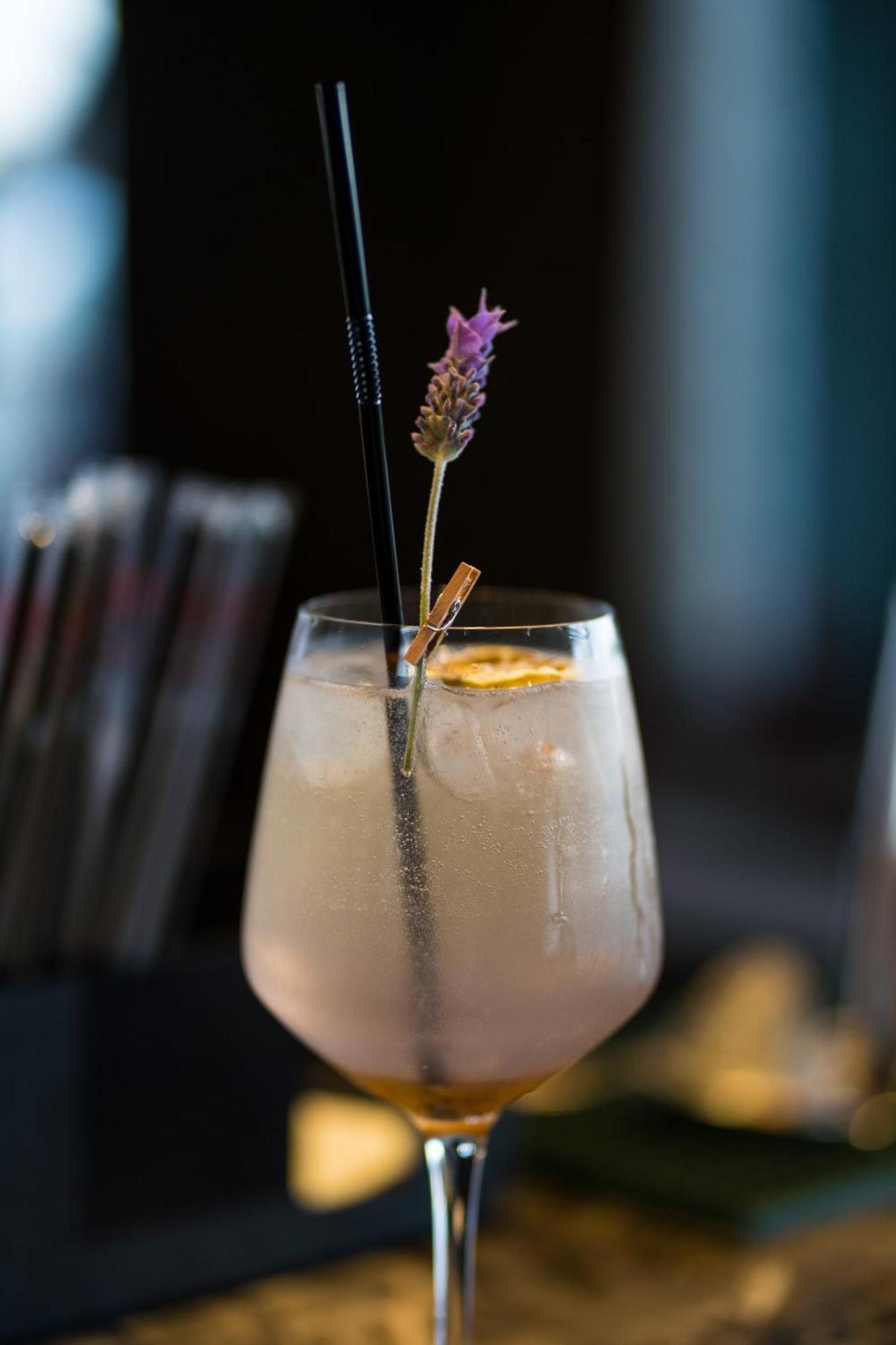 Monchique Resort & Spa Luaran gambar A lavender lemonade