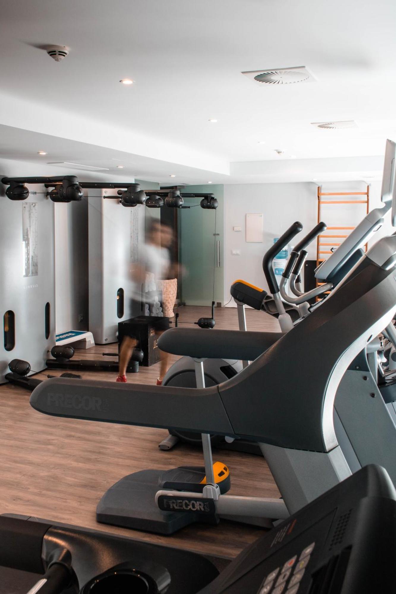 Monchique Resort & Spa Luaran gambar A gym in a hotel