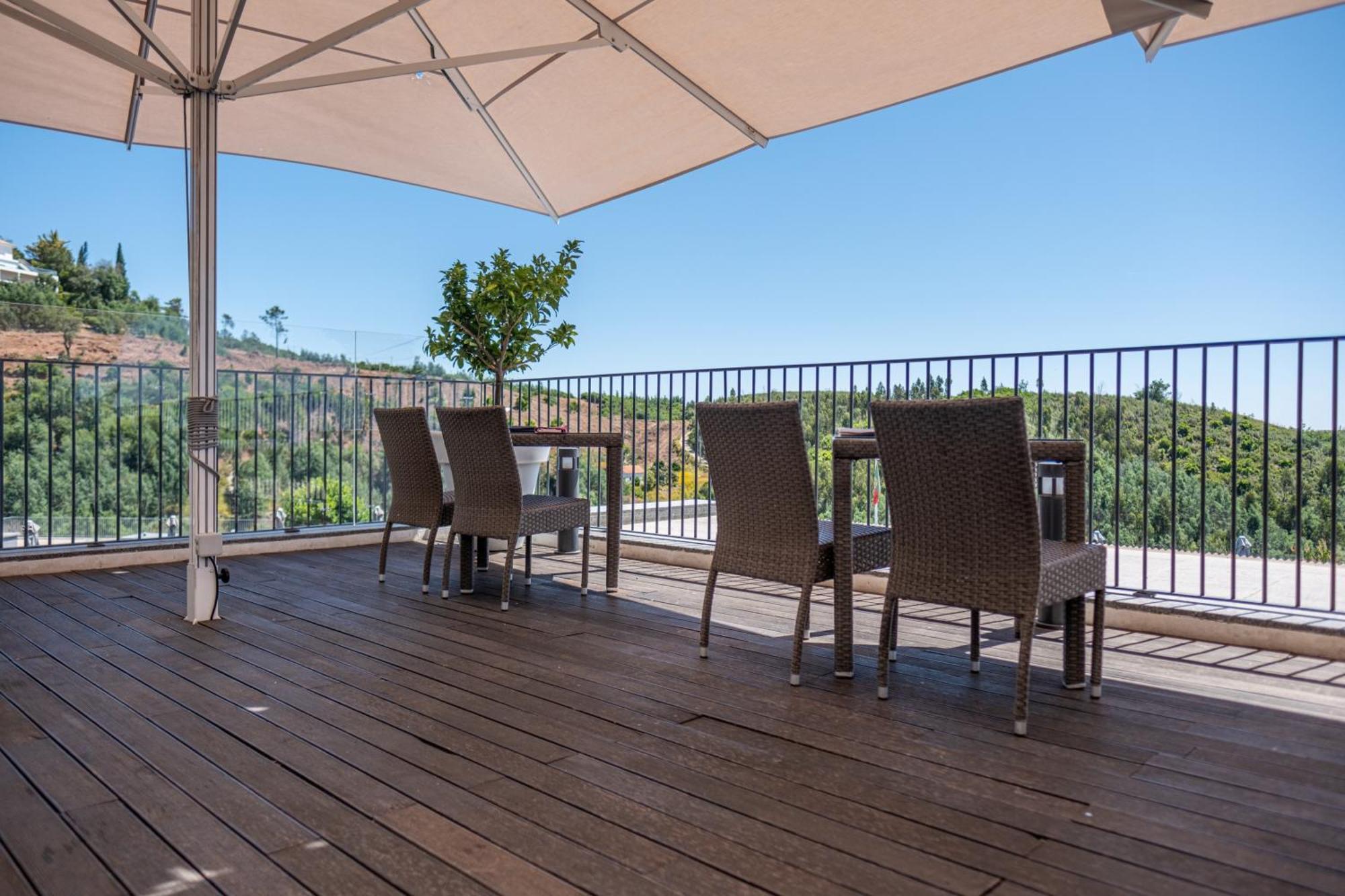 Monchique Resort & Spa Luaran gambar Composite wood terrace
